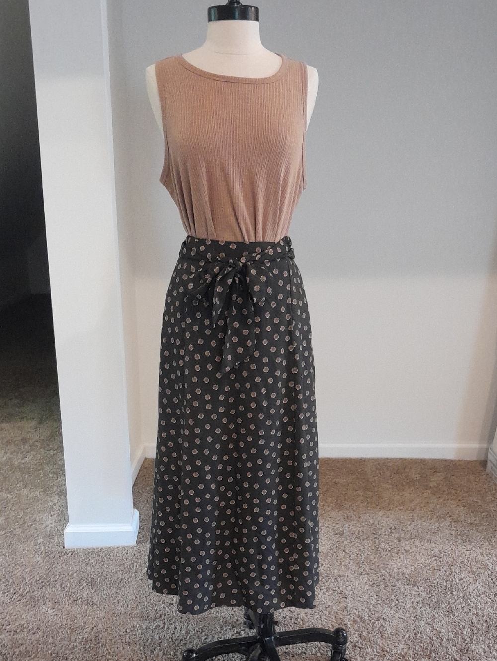 LOFT Dark Grey Midi Skirt with Cream Dot Print and Tie Waist
